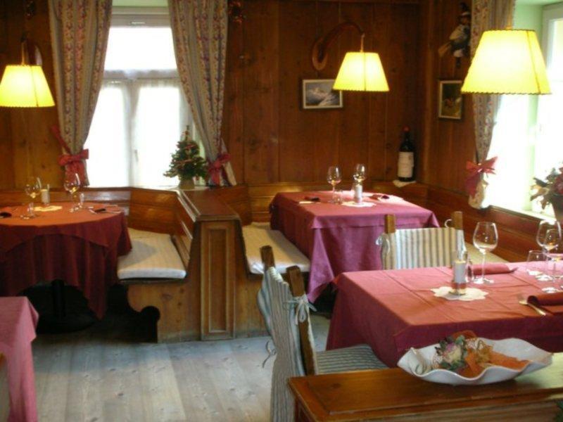 Hotel Dolomiti Moena Ngoại thất bức ảnh