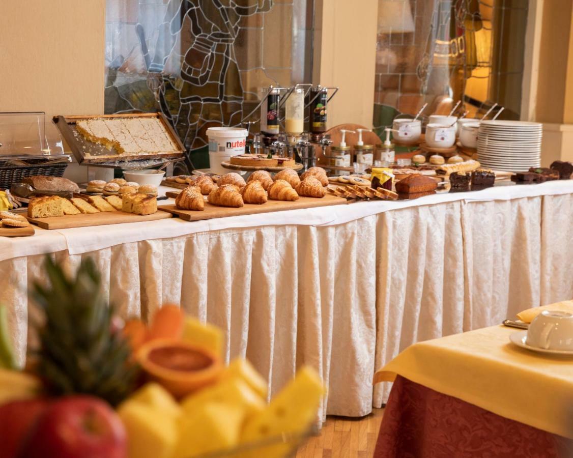 Hotel Dolomiti Moena Ngoại thất bức ảnh